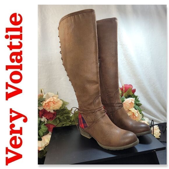 NIB Very Volatile Marcel Brown Lace Up Boot - Picture 1 of 12